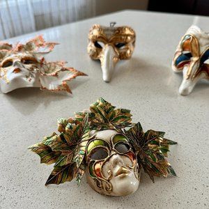 Collectibles set of 4 Venetian masks mini size